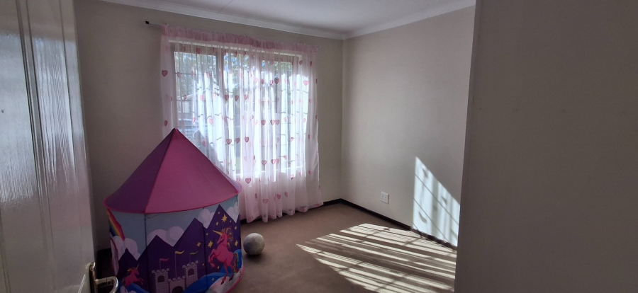 2 Bedroom Property for Sale in Langenhovenpark Free State